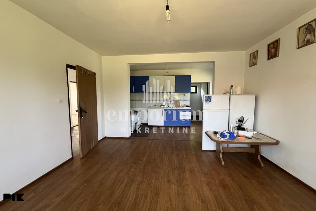 House with auxiliary building and land of 14,034 m² photo 8