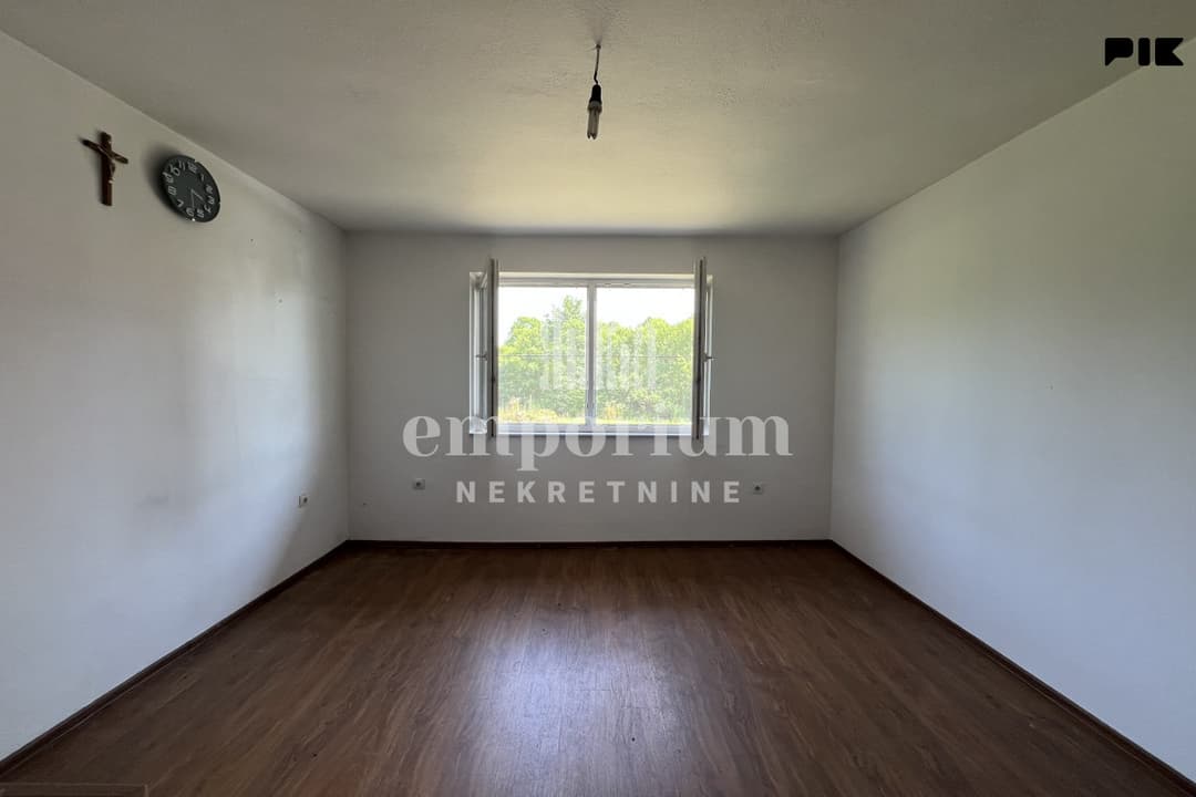 House with auxiliary building and land of 14,034 m² photo 7