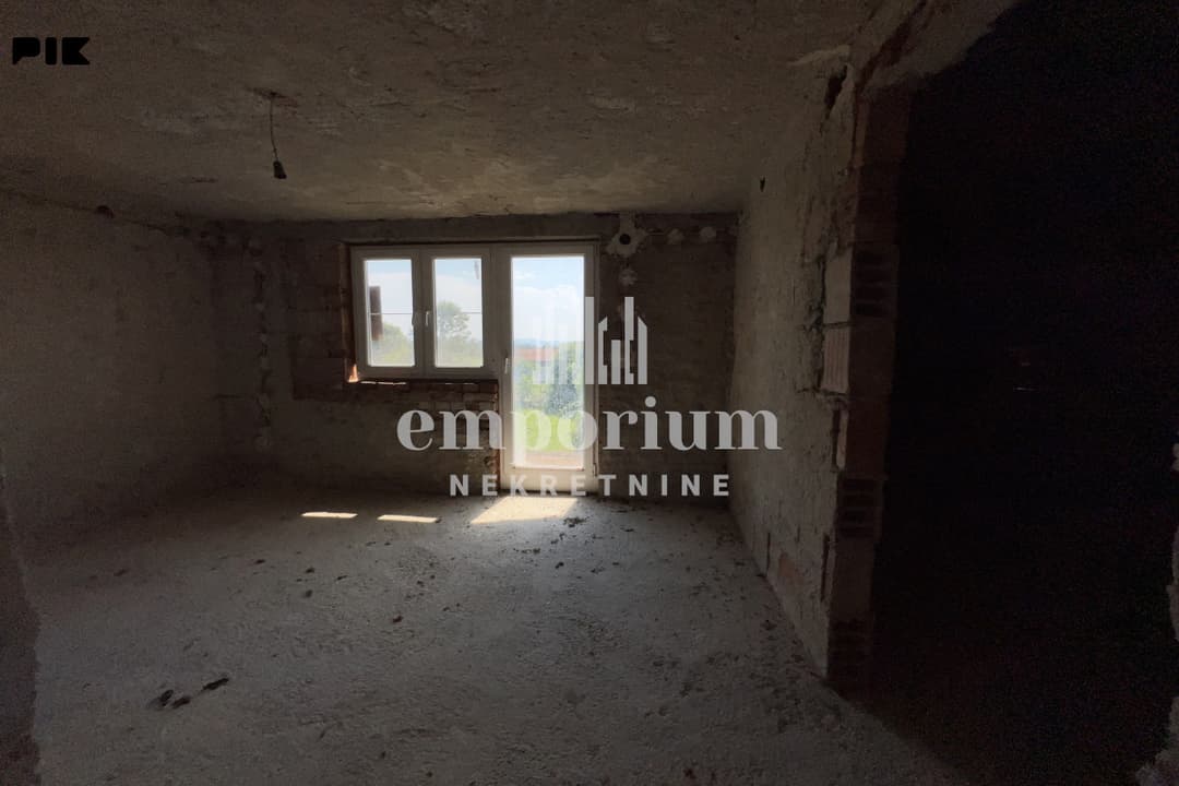 House with auxiliary building and land of 14,034 m² photo 15