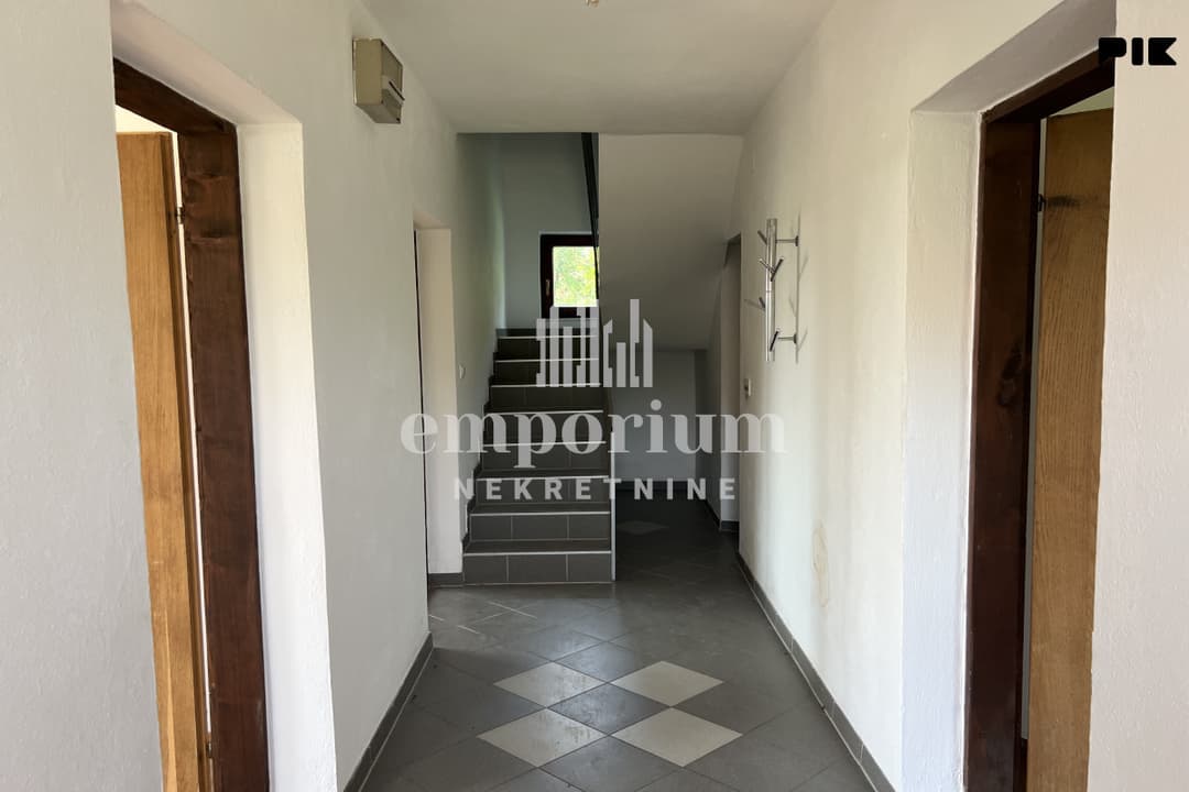 House with auxiliary building and land of 14,034 m² photo 11
