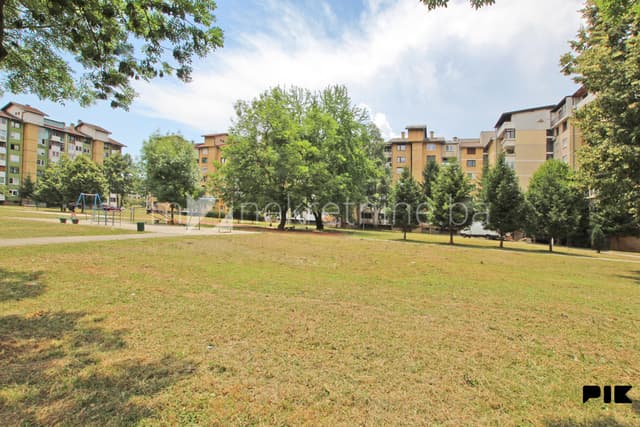 m2: Dobrinja 3 / two-bedroom apartment 57m2 with two balconies / 3rd floor