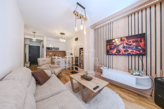 For Sale: Three-room apartment with garage space, Bjelašnica