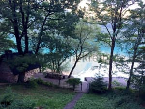 Prodaje se kuća na obali Jablaničkog jezera na parceli 1.073m2 photo 2
