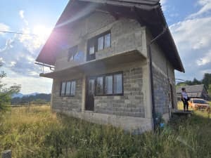 House Pale, ranch with 24332m2 of land, 5km from the center of Pale photo 2