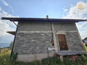 House Pale, ranch with 24332m2 of land, 5km from the center of Pale photo 4
