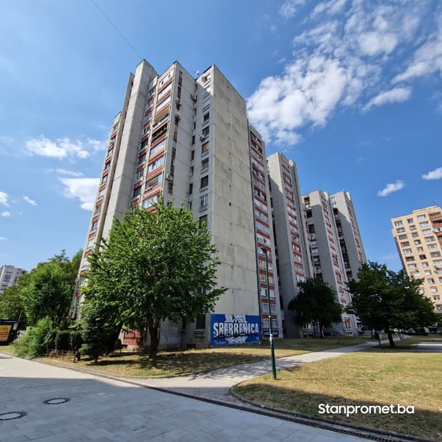 Four-room apartment for sale in Alipašino Polje