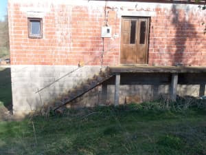 House and 50 ares of land