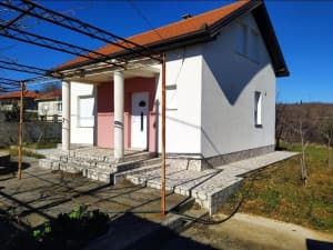 KARTEL / House with orchard, Domanovići
