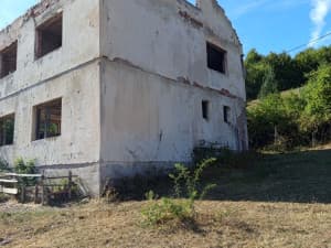 Land 5 ares and house in dilapidated condition Kiseljak photo 4