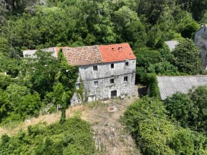 PELJEŠAC, PIJAVIČINO - Stone houses for renovation 250m2