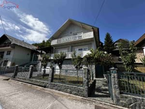 Sigenx sells a house with a yard / Hadžići photo 14