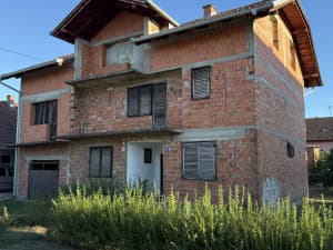 House with yard - Gradiška, close to the Center photo 2