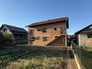 House with yard - Gradiška, close to the Center photo 4