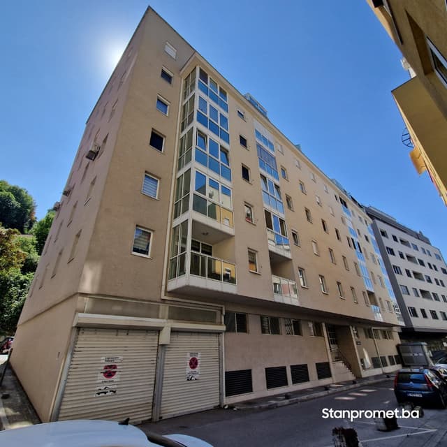 Four-room apartment for sale on Skenderpašina Street, Center