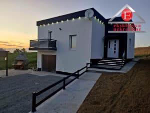 Modern furnished house with a yard of 4,563 m2 Š