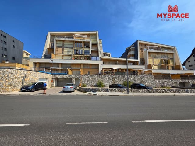 Apartment with parking / Bjelasnica / FURNISHED / 67(87) m2