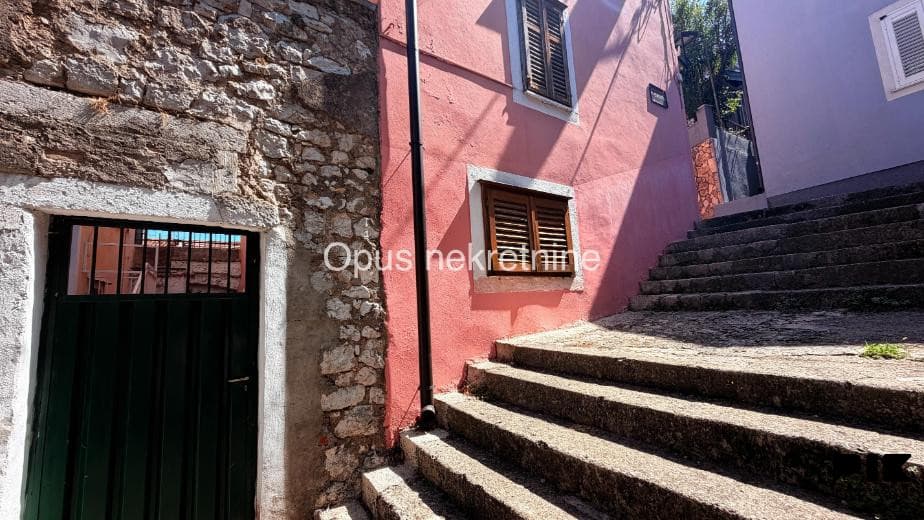 METKOVIC, CENTER stone house in the center photo 2