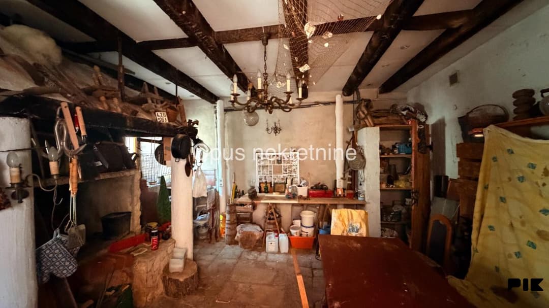 METKOVIC, CENTER stone house in the center photo 5