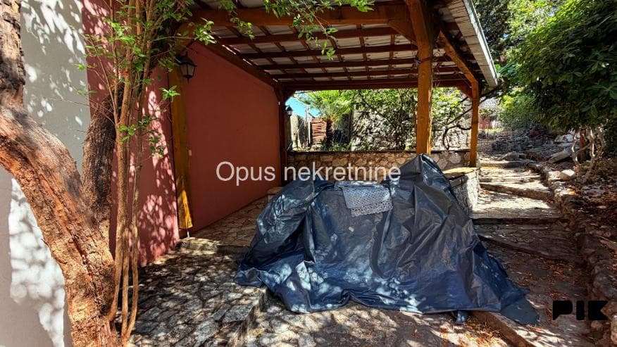 METKOVIC, CENTER stone house in the center photo 9