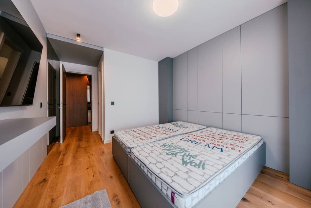 Prodaja luksuznog trosobnog stana 105 m2 sa tri garažna mjesta photo 18