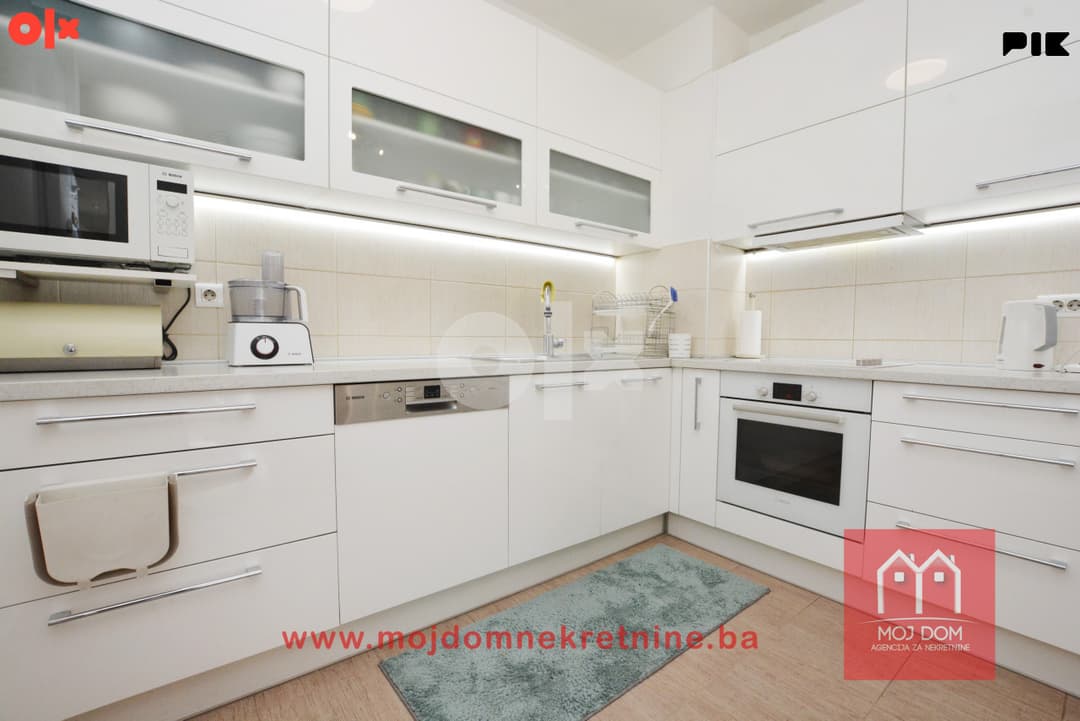 Three-bedroom apartment with a loggia, 67m2, in the Unigradnja Otoka building photo 5